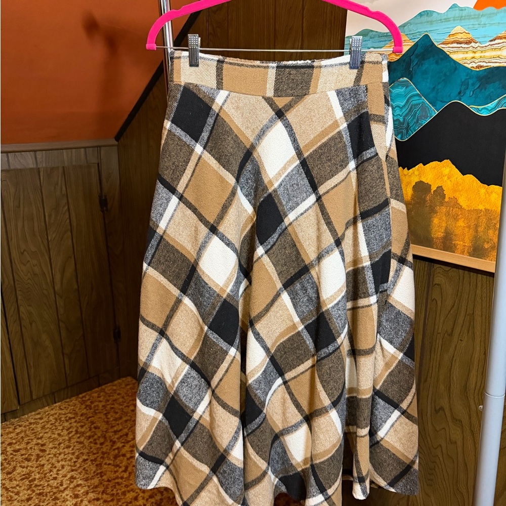 A-Line Plaid Midi Skirt in Camel and Black